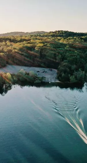 Boating on Norris Lake in Tennessee