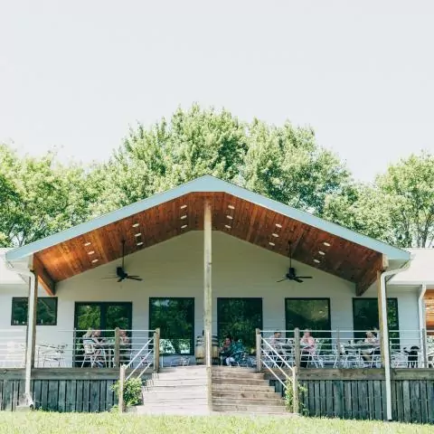 Guests on patio at Short Mountain Distillery and Stillhouse Restaurant in Woodbury Tennessee